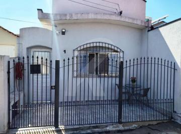Casa · 75m² · 3 Quartos · 2 Vagas · Casa térrea com 3 dormitórios e 2 vagas na Vila Guilherme.