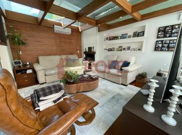 Casa · 270m² · 4 Quartos · 3 Vagas · 270m² 4 quartos 3 suítes 3 vagas casa no fundo do condomínio extremamente privativa e de bom gosto