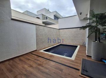 12a8d39f1c7338ce524f3b93f12006e2dda5774d · Casa completa com piscina em condomínio fechado