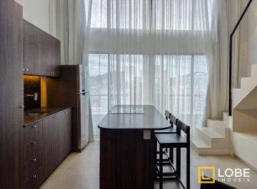 a33d2120b00ca1673096ec1bb1cf8dc9d98b764e · Loft Duplex Mobiliado - NOMAD da Vasselai, no bairro Vila Nova!
