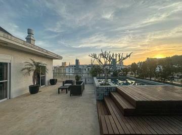 Apartamento · 268m² · 3 Quartos · 3 Vagas · Cobertura em Coqueiros, Florianópolis/SC de 268m² 3 quartos à venda por R$ 2.700.000,00