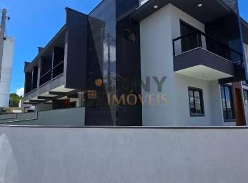 Casa · 110m² · 3 Quartos · 2 Vagas · Lindo Sobrado de 3 dormitórios sendo 1 suíte localizado no Sertão do Maruim - São José -SC