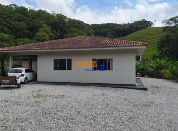 qljbwo2othim2u4mjnimthh_md · Chácara à venda • São Pedro de Alcântara: espaço, lazer e tranquilidade no campo