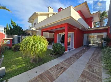 Casa · 244m² · 3 Quartos · 2 Vagas · Sobrado a venda próximo ao mar em Capão da Canoa