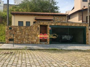 e524f253bbf2824278033aa79a0104395f8e8174 · Casa Residencial / Jardim Nice