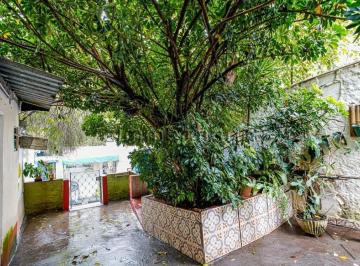 Terreno · 400m² · São 4 casas antigas, vale o terreno.