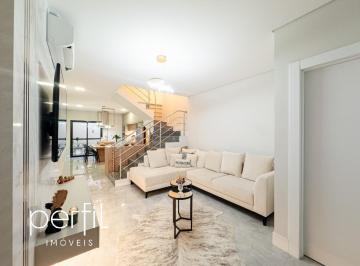 Foto 02 · Sobrado à venda em Joinville-SC, bairro Bom Retiro: 3 quartos, 1 suíte, 2 salas, 2 vagas, 132m² de á