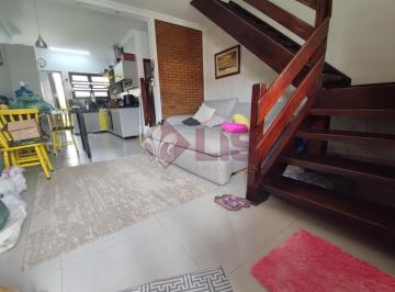 Casa · 84m² · 2 Quartos · 1 Vaga · Sobrado de 2 dormitórios e 2 banheiros apenas 500 metros da Martim de Sá.
