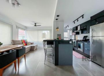 Apartamento · 70m² · 2 Quartos · 1 Vaga · Apartamento em Menino Deus