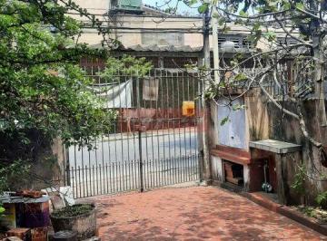 Casa · 210m² · 3 Quartos · 1 Vaga · SOBRADO EM SANTO AMARO OPORTUNIDADE