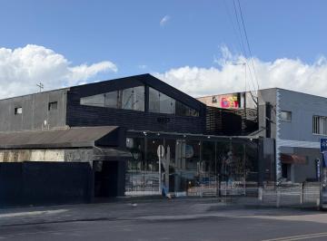 Comercial · 300m² · Casa  com terreno em Piraquara