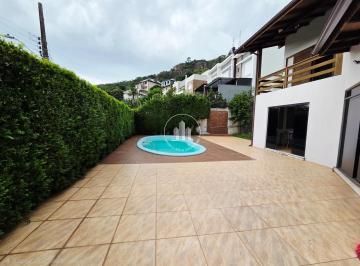 Casa · 420m² · 4 Quartos · 4 Vagas · Casa 4 Quartos com 4 Suítes e 420m² - Centro