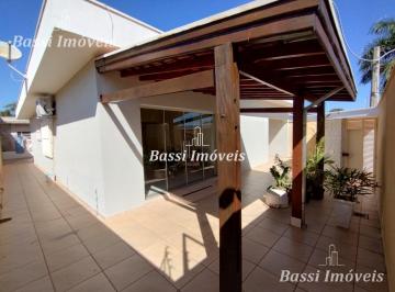 Casa · 160m² · 3 Quartos · 2 Vagas · Casa à venda com 3 quartos, 1 suíte, 2 salas, 2 banheiros, 2 vagas de garagem no Jardim Brasília, Mo
