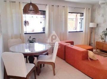 Casa · 450m² · 2 Quartos · 3 Vagas · Excelente casa duplex próxima à Av. Central, ao lado de comércios! à venda