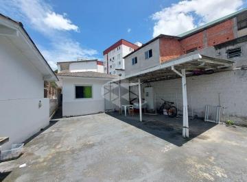 Casa · 30m² · 1 Quarto · 1 Vaga · Casa para alugar - 1 Quarto e Sacada na Trindade 30 m²