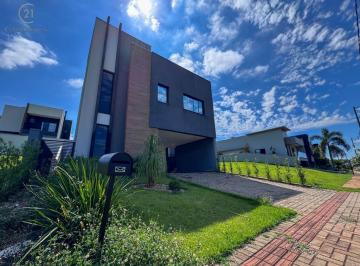 Casa · 180m² · 3 Quartos · 4 Vagas · Casa à venda e para alugar em Londrina, Conjunto Habitacional Alexandre Urbanas, com 3 quartos