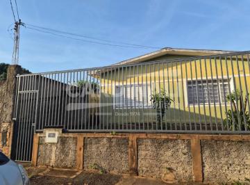 Casa · 360m² · 3 Quartos · 4 Vagas · Casa com ótima localização, a 5 minutos do centro da cidade.
