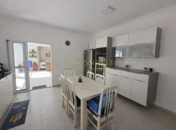 Casa · 190m² · 3 Quartos · 2 Vagas · Sobrado à venda de 190m² | 03 dormtórios, sendo 01 suíte e 02 vagas de garagem | Jardim América | Sã