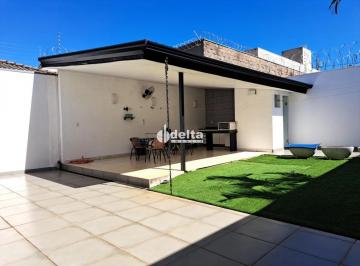 Casa · 300m² · 3 Quartos · 2 Vagas · Casa à Venda com 3 Suítes, Energia Fotovoltaica e Área Gourmet no Bairro Vigilato Pereira