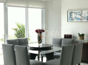 Casa · 240m² · 3 Quartos · 5 Vagas · Casa à venda no Bolsão residencial de Interlagos - Zona Sul
