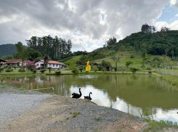 Rural · 5000m² · 2 Quartos · 2 Vagas · Mini sítio à venda em Tiroleses com piscina e lagoa