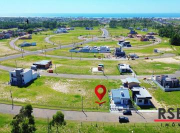 621ba9d2408a3e6672454e26f00629ad2edc9f50 · Terreno à venda, 202 m² por R$ 125.000 - Jardim America - Passo de Torres/SC