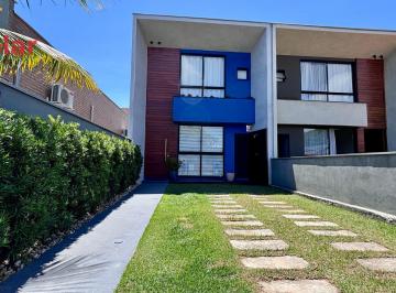 Casa · 114m² · 2 Quartos · 1 Vaga · Sobrado Alto Padrão á Venda na Praia de Itaguaçu em São Francisco do Sul/SC