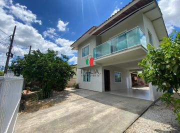Casa · 124m² · 3 Quartos · 1 Vaga · Casa de 2 andares , com 3 quartos a 10 min do centro de Brusque!!
