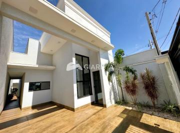 Casa · 111m² · 2 Quartos · 2 Vagas · Casa de alto padrão disponível para locação no JARDIM GISELA, TOLEDO - PR