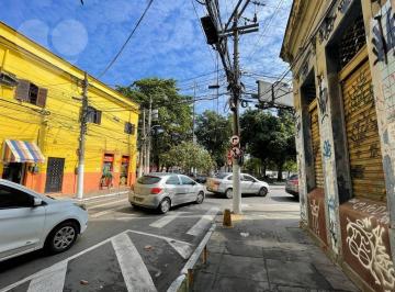 b7d7eaba9ee04209650728f722d3c131dfe882b1 · Loja de esquina, na pça da Cantareira,Uff-RJ São Domingos
