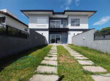 4c18d6c249cd34ed63d1c75a88921bec622946fc · Casa com 3 dormitórios à venda - Campeche - Florianópolis/SC