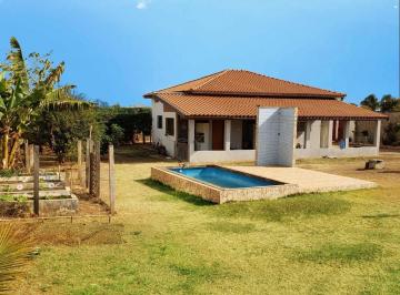 Foto 01 · Vende-se uma charmosa chácara no sentido Franca/Ibiraci.