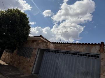 Foto 01 · Vende-se casa antiga no Jardim Francano.
