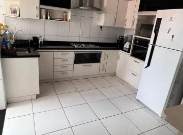 Foto 01 · Apartamento à venda no bairro Petráglia