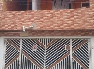 Casa de 4 quartos, Diadema · Sobrado com Três Casas!!