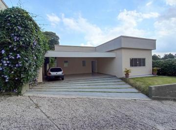 Casa de 3 quartos, Carapicuíba · Casa com 400 m² e 3 quartos para aluguel em Chácara dos Junqueiras