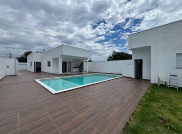 Casa de 3 quartos, Peruíbe · Casa com piscina e 3 quartos em Peruíbe - R$ 750.000,00.