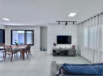 Casa de 3 quartos, Jundiaí · Casa com planejados e 3 quartos à venda em condominio fechado em Jundiai