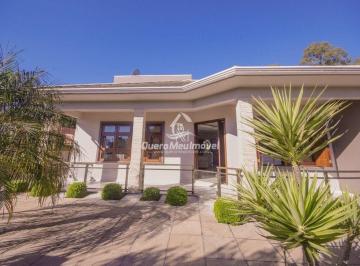 Casa · 213m² · 3 Quartos · 4 Vagas · VENDO - EXCELENTE CASA COM PISCINA NO RIZZO