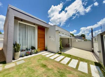 Casa · 178m² · 3 Quartos · 4 Vagas · Casa mobiliada com Piscina e aquecimento solar