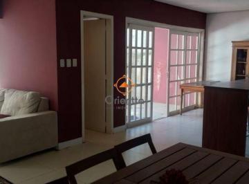 Casa · 360m² · 3 Quartos · 4 Vagas · Sobrado com, 3 quartos sendo 1 suíte com hidro, no bairro Glória.