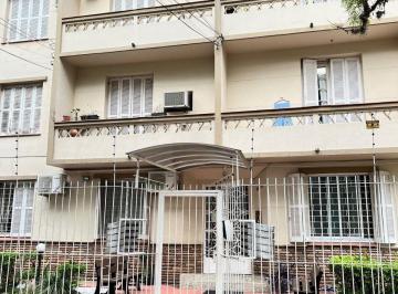 Apartamento · 61m² · 2 Quartos · Apartamento de 2 quartos e 2 banheiros no bairro Menino Deus em Porto Alegre