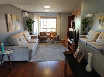 Casa · 340m² · 3 Quartos · 2 Vagas · Excelente casa com 03 suíte, espaço gourmet com churrasqueira, living com lareir