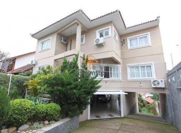 Casa · 700m² · 4 Quartos · 6 Vagas · EXCELENTE CASA COM 4 DORMITÓRIOS, 6 VAGAS DE GARAGEM E VISTA PANORÂMICA.