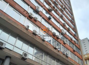 Comercial · 262m² · 8 Quartos · Salas com meio andar,para empresas ou órgãos públicos com 262,41m2 ,Centro