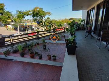 Apartamento · 251m² · 4 Quartos · Apartamento de 4 dormitórios, 2 suítes, sacada, living para 2 ambientes bem ampl