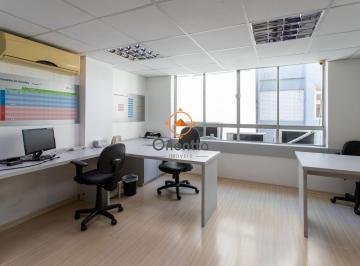 Comercial · 69m² · 6 Quartos · Andar inteiro mobiliado com 215 m² para até 60 pessoas