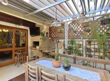 Casa · 234m² · 3 Quartos · 2 Vagas · Casa à venda - em Cavalhada