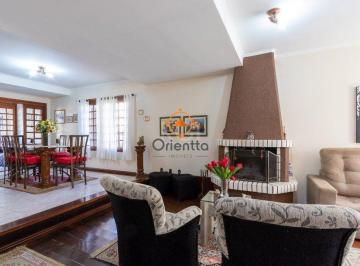 Sala com lareira · Casa a venda com piscina, 4 quartos, sendo 1 suite, 3 vagas