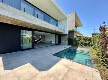 Casa · 344m² · 5 Quartos · 3 Vagas · Casa à venda - no Centro